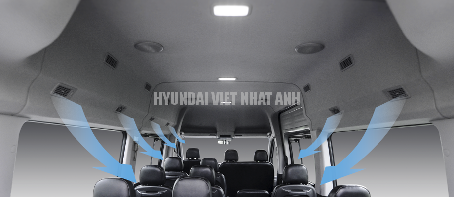 Hệ thống điều hòa : Các cửa gió điều hòa bố trí phù hợp đến từng vị trí ghế ngồi.