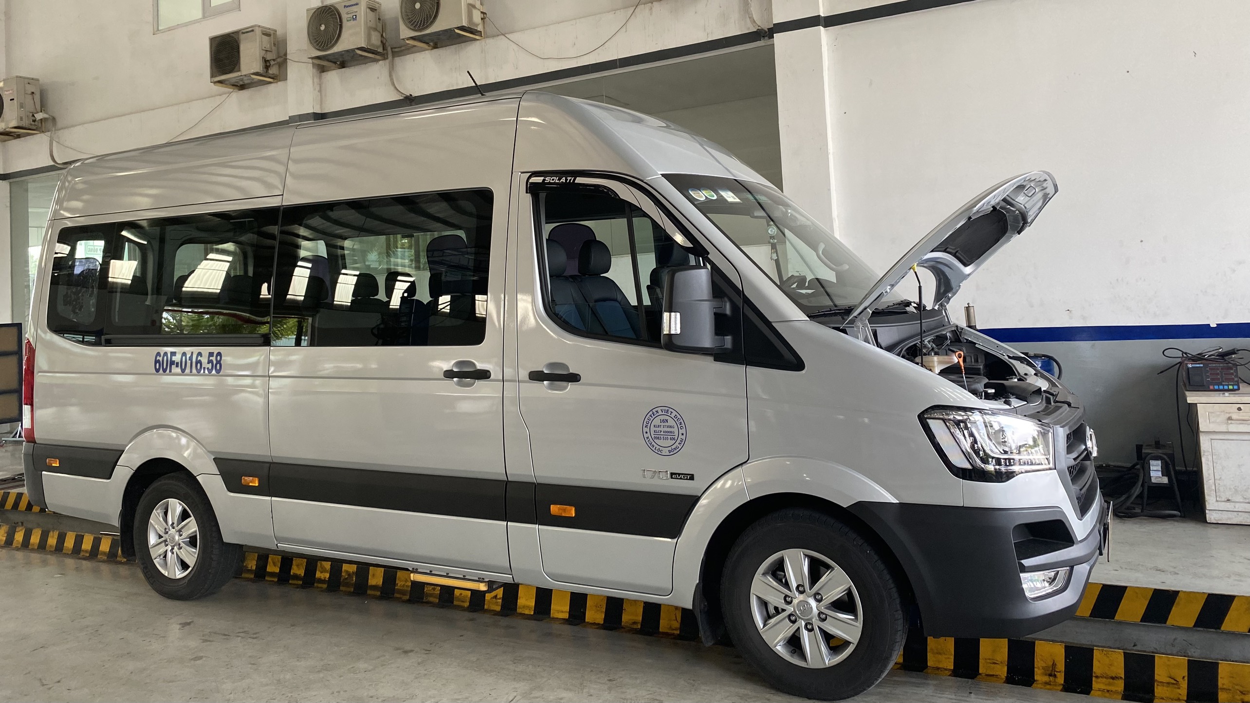 Xe Hyundai Solati 16 chỗ