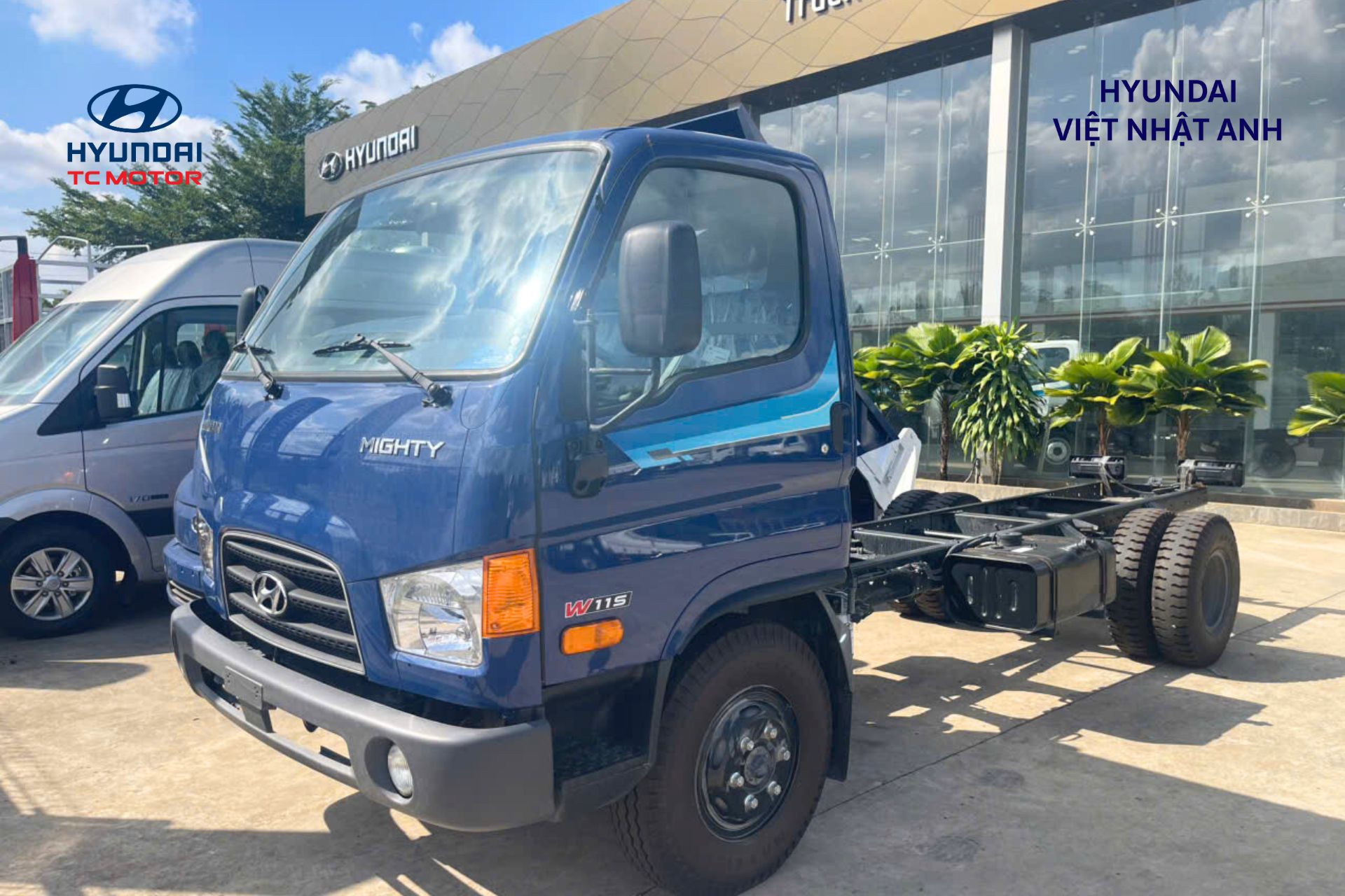 Xe tải 6,9 tấn Hyundai Mighty W11S chassis