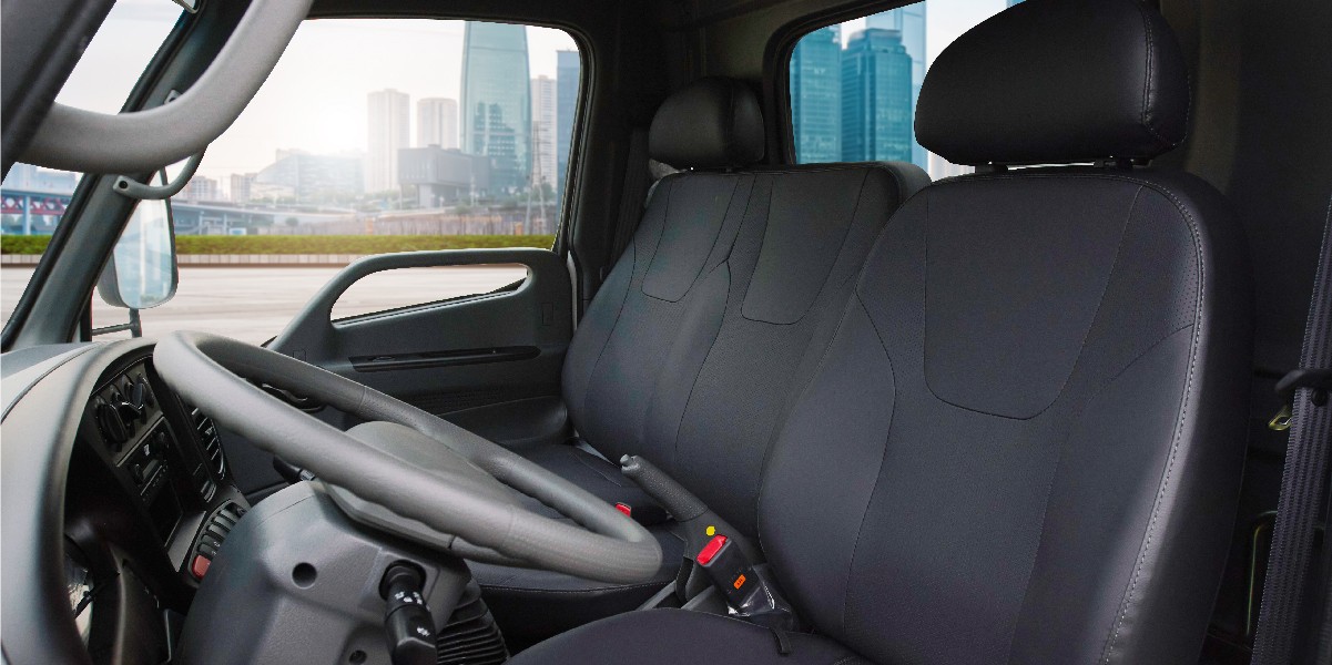 Hyundai Mighty N650L mang đến một không gian cabin rộng rãi