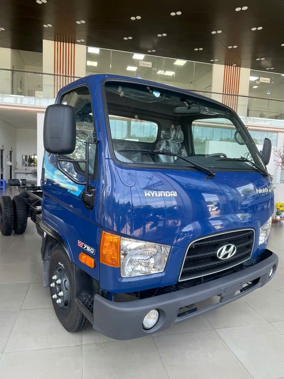 Ngoại thất Xe tải Hyundai 3,5 tấn Mighty W750